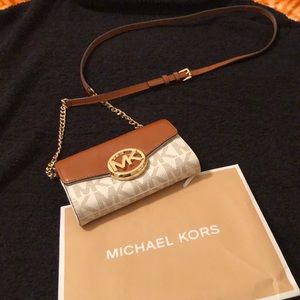 Michael Kors crossbody-clutch